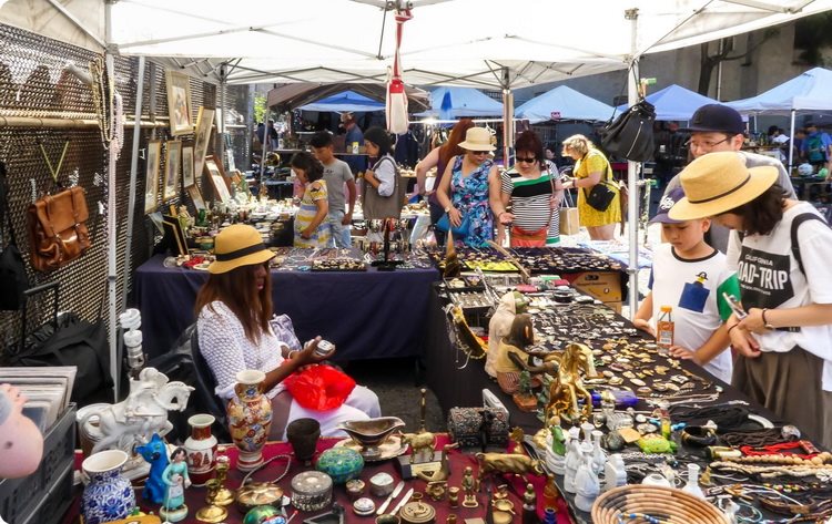 Beijing Panjiayuan Flea Market